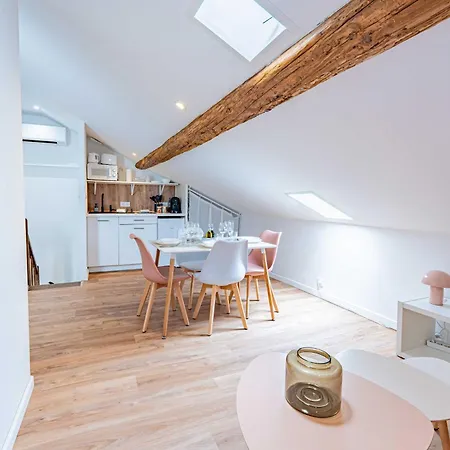 Les Du 48j Design 7 Clim Et Kitchenette Centre * Carcassonne